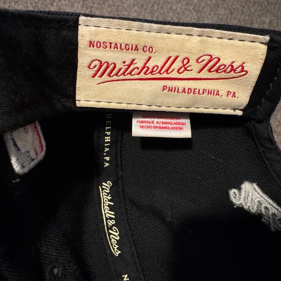 Mitchell & Ness San Antonio Spurs NBA black adjustable snapback cap. - Picture 2 of 7